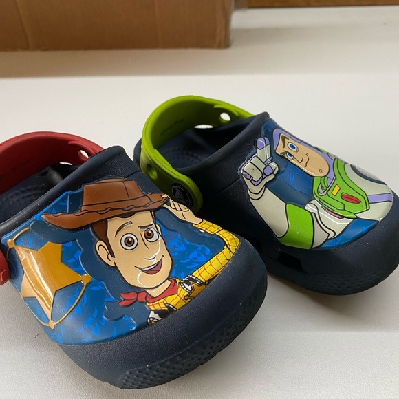 toy story crocs size 7